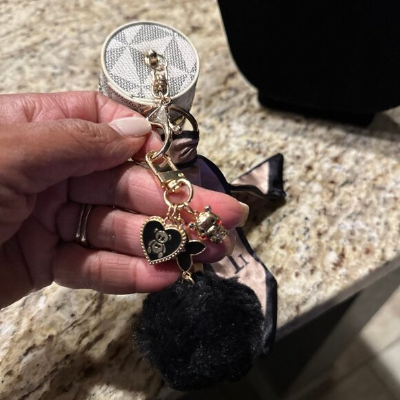 Cute Miniature Bag with Key Chain - Picture 3 of 4